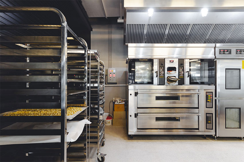 10 Pieces of Kitchen Equipment That Every Bakery Needs to Succeed