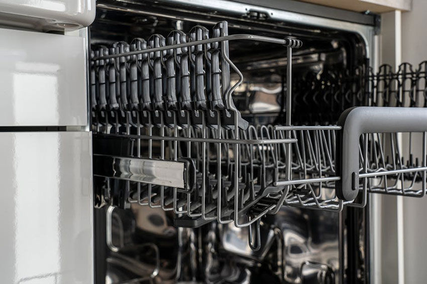 11 Tips for Buying a Commercial Dishwasher for Your Business
